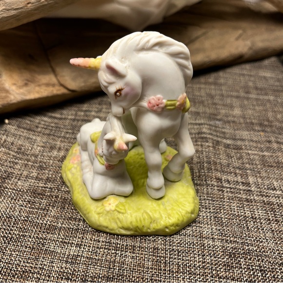 48-PTT Vntg  1982 Fantasy Series Mother & Baby Unicorn White Porcelain Figurine - Picture 7 of 10